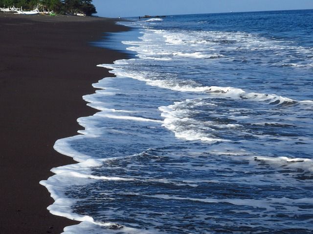 Lovina Black Sand Beach